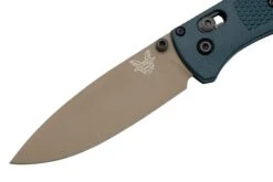 Benchmade Bugout 535FE-05 Crater Blue Grivory, Flat Dark Earth Cerakote, Couteau De Poche 10 Benchmade Bugout 535FE-05 Crater Blue Grivory, Flat Dark Earth Cerakote, Couteau De Poche -Magasin de couteaux BE535FE 05 03 benchmade