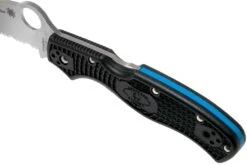 Spyderco Rescue 3 Thin Blue Line C14FSBKBL3 Couteau De Sauvetage Dentelé -Magasin de couteaux SPC14FSBKBL3 07 spyderco